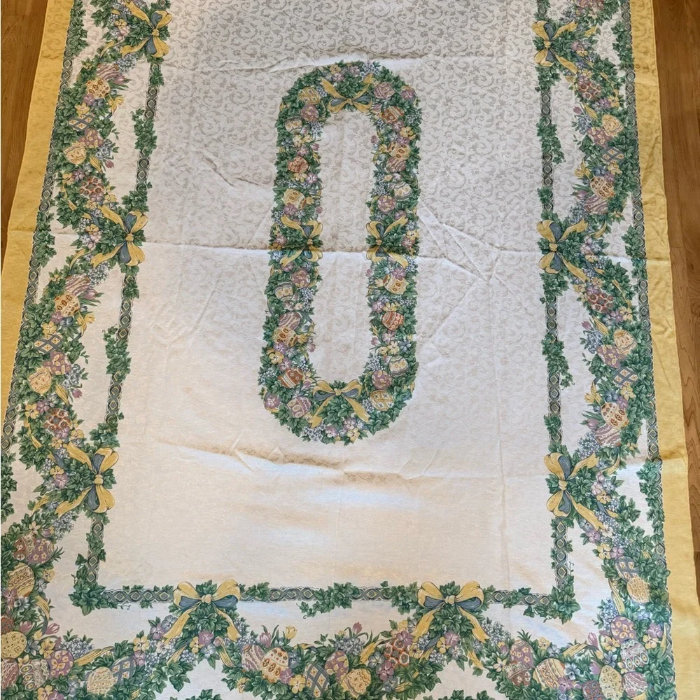 Vintage (1997) Spring Easter Theme Oblong Tablecloth Oblong (82
